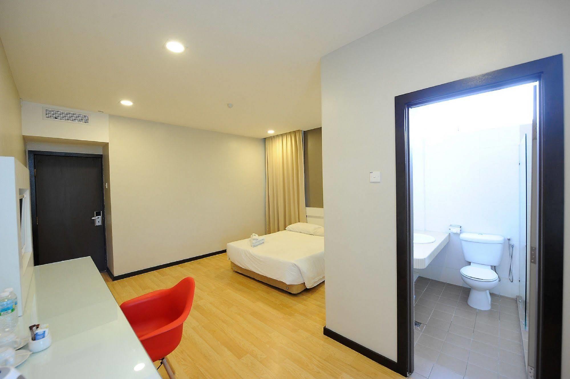Oyo 232 The Suraya Hotel Kuantan Eksteriør billede